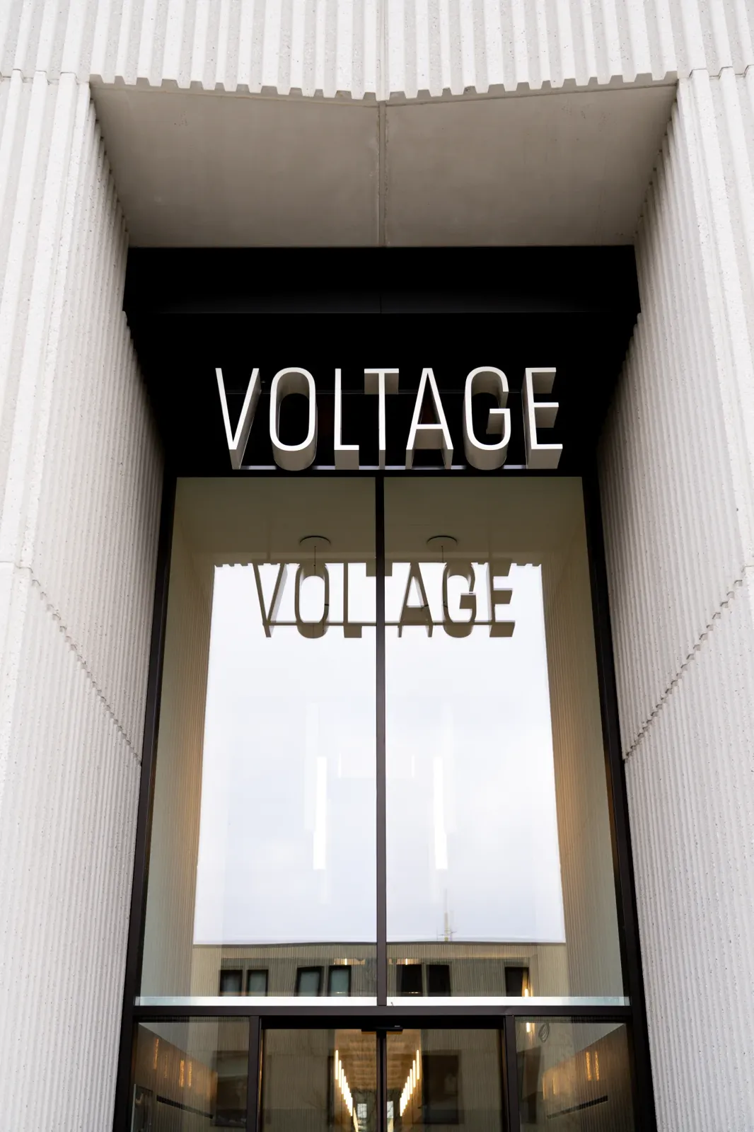 Voltage, Tonkensstraat, foto 7